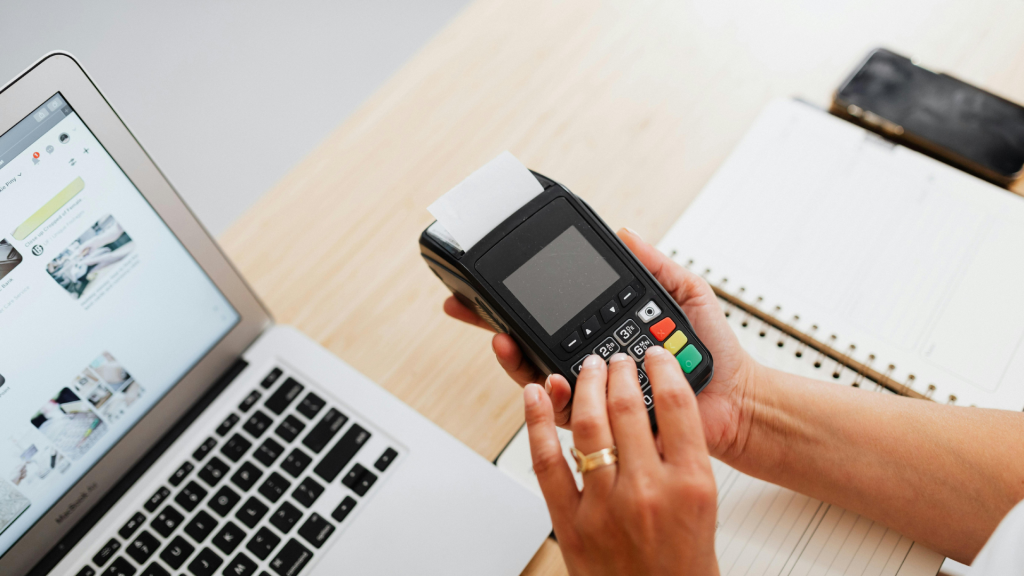 Davčne blagajne in programska oprema